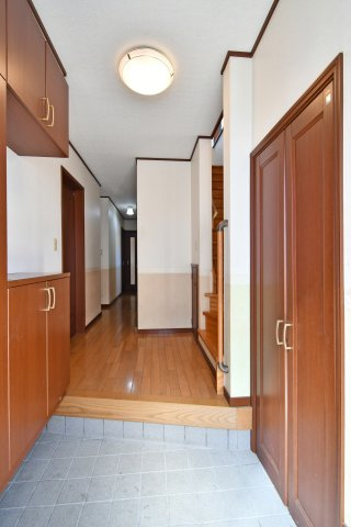 白岡市篠津の玄関