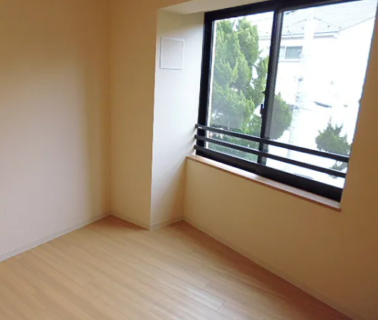 フレンシア田端南の洋室