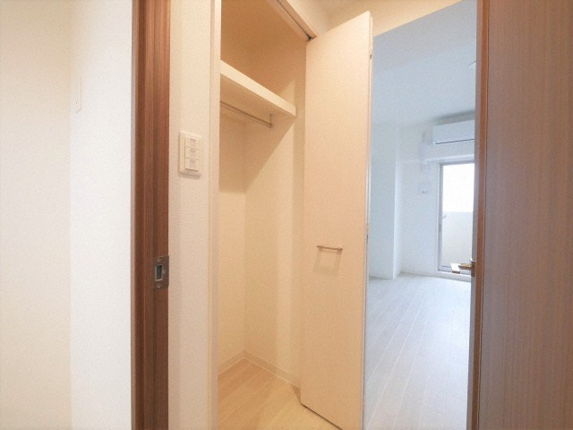 大阪市淀川区木川西１丁目の賃貸マンションの収納