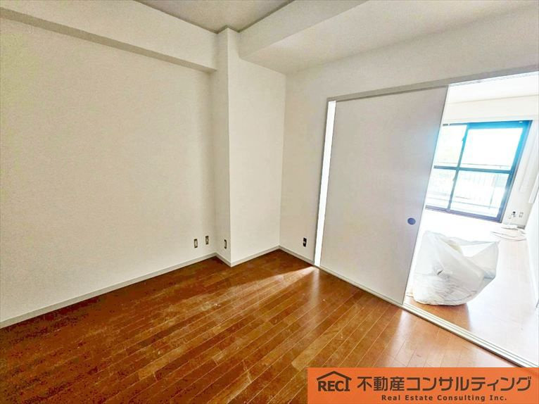 ロイヤルヴィラ苦楽園2号棟の寝室