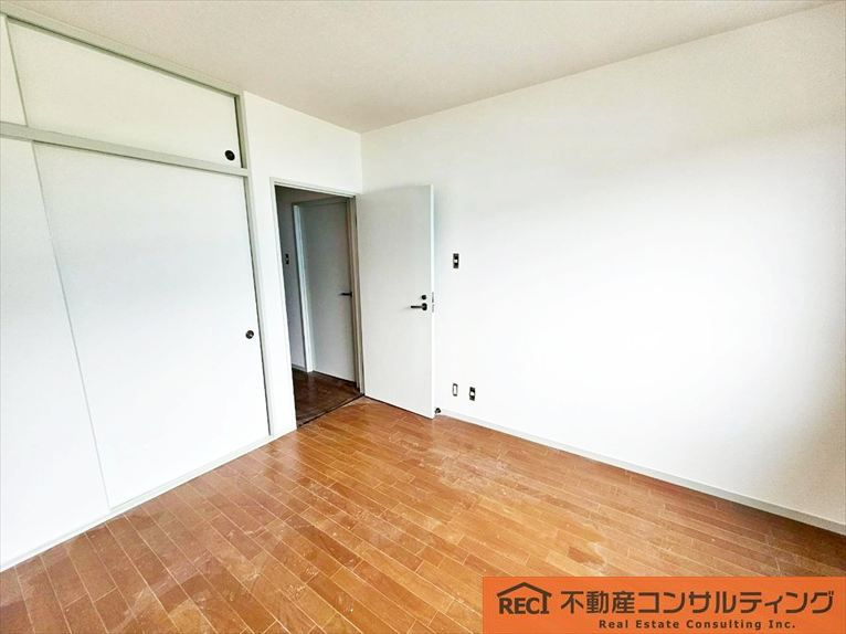 ロイヤルヴィラ苦楽園2号棟の寝室