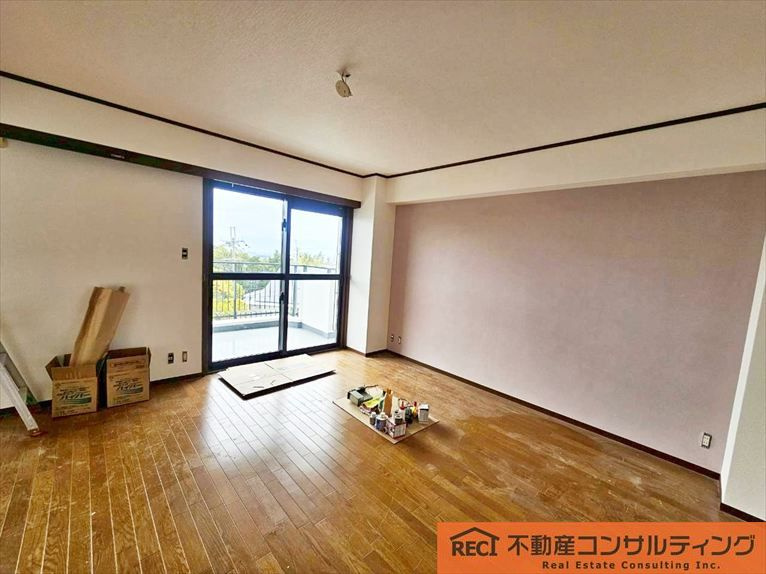 ロイヤルヴィラ苦楽園2号棟の居間・リビング