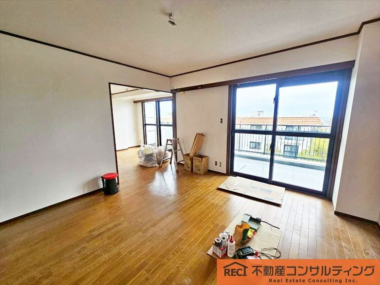 ロイヤルヴィラ苦楽園2号棟の洋室