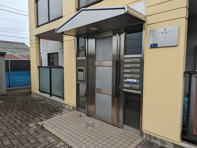 ソシア城山小路　六番館のエントランス