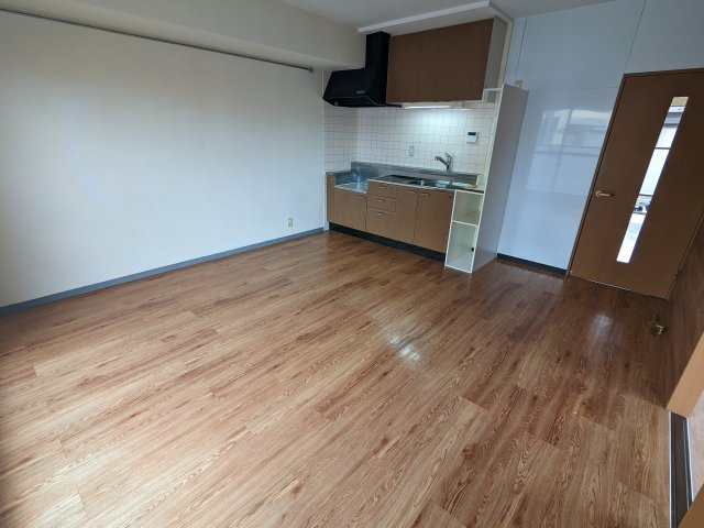 ソシア城山小路　六番館の居間・リビング