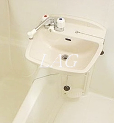 【洗面所】 | レピュア大塚 | 洗面台です。