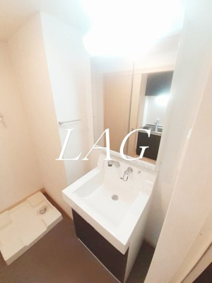 【洗面所】 | エスワン・アパートメント | 洗面台です。