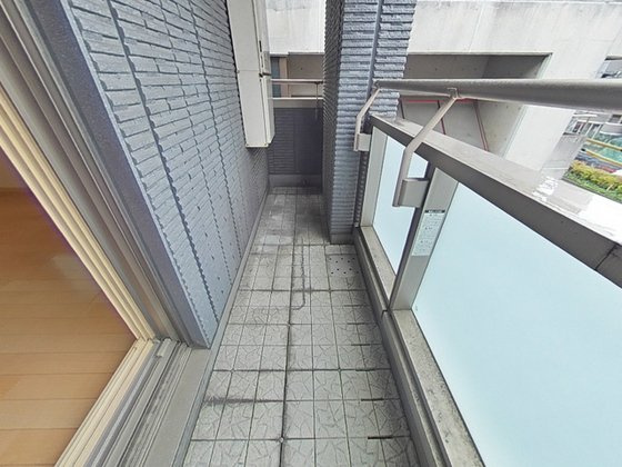 広島市南区出汐４丁目のアパートのバルコニー|※別部屋の写真です