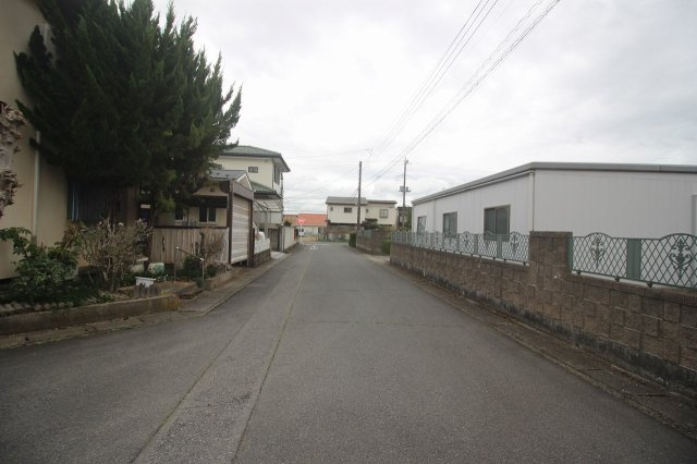小山市駅南町4丁目の前面道路含む現地写真|北西側道路（2026年4月撮影）