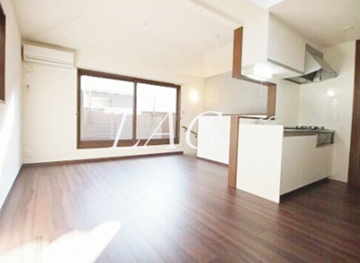 【居間・リビング】 | ローズガーデン | 洋室のお部屋です。