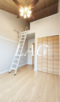 【居間・リビング】 | パインヒルズ曳舟 | 洋室のお部屋です。