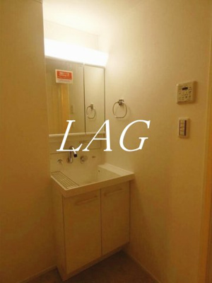 【洗面所】 | セレナ両国 | 洗面台です。