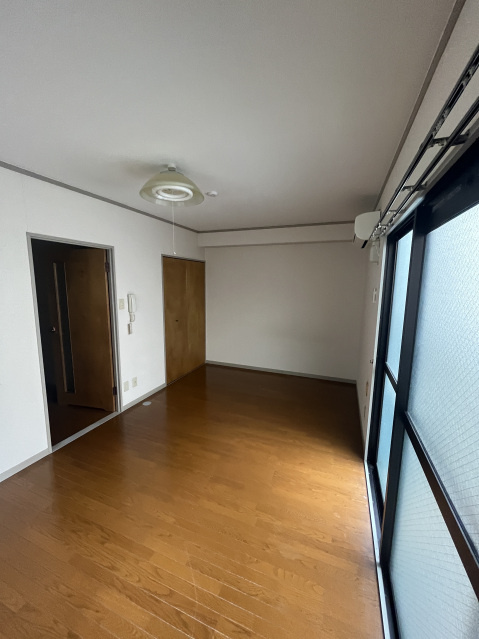 ラーク宝町の洋室|ゆったりした洋室です