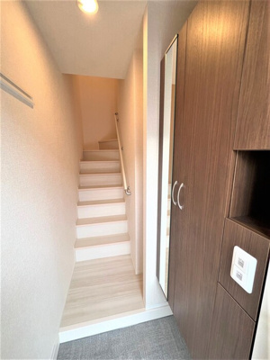 【玄関】 | ムーンボウ