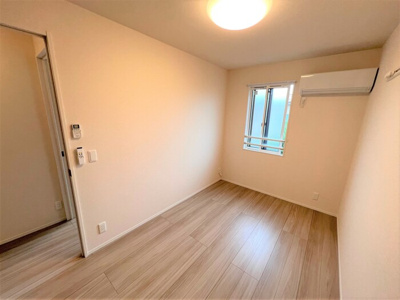 【洋室】 | ムーンボウ