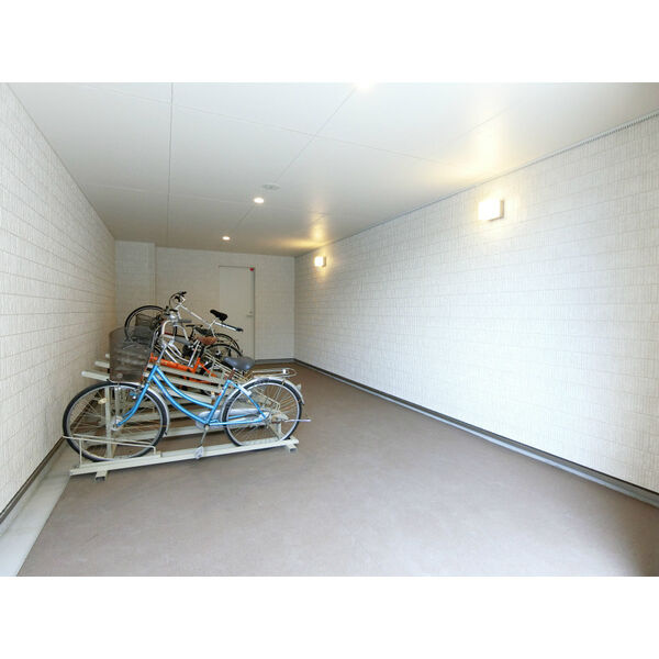 リブリ・オズヴィークの設備