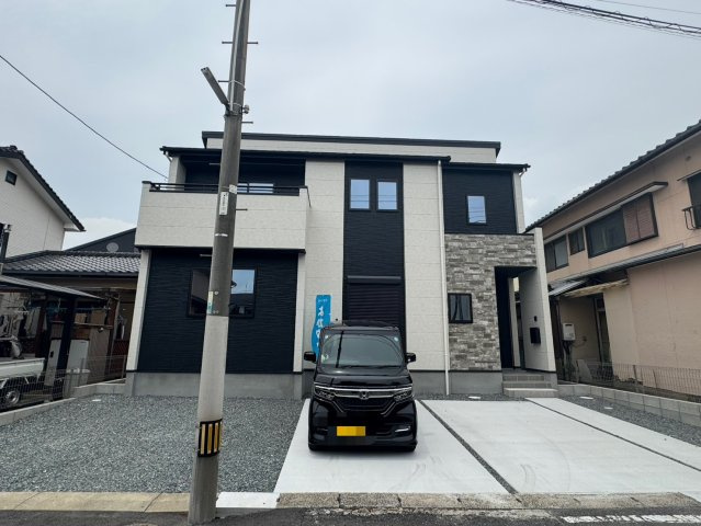 Adoble+ーアドブル＋小倉南区蜷田若園2丁目5期　【小倉南区　新築戸建て】の駐車場|駐車スペース並列4台♪