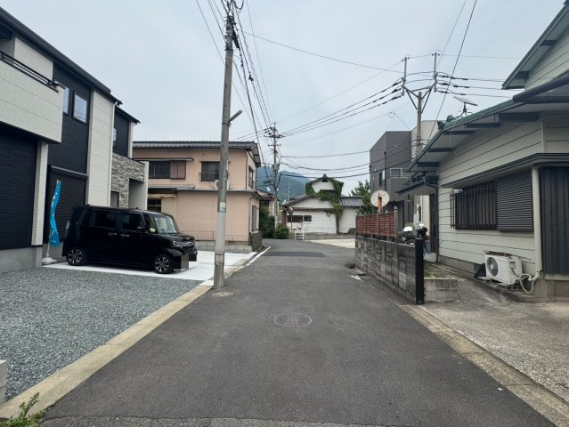 【前面道路含む現地写真】の画像