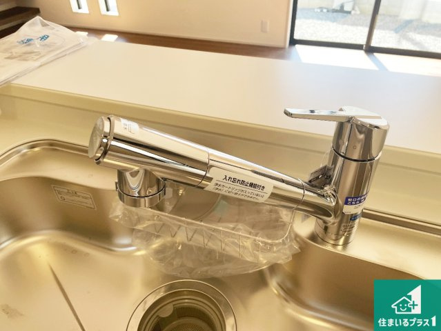 南丹市園部町美園町　第2期　新築一戸建てのその他|蛇口の先端に浄水器を内蔵しています！原水と浄水、お湯と冷水、シャワーの切替えがワンタッチなので用途によって使い分けられます。