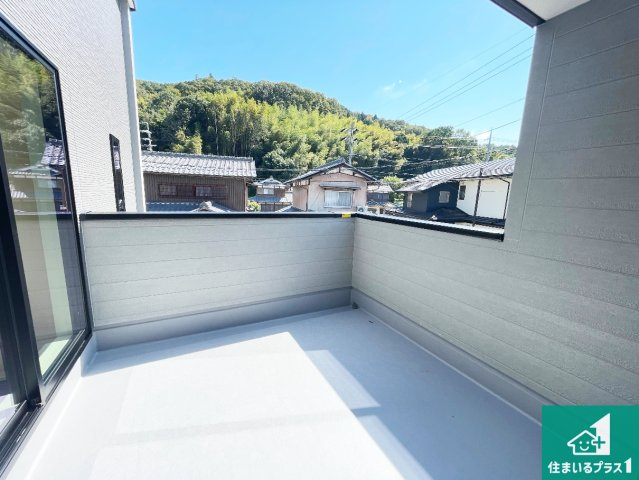 南丹市園部町美園町　第2期　新築一戸建ての外観|日当たりのよいバルコニー！お部屋が開放的に！