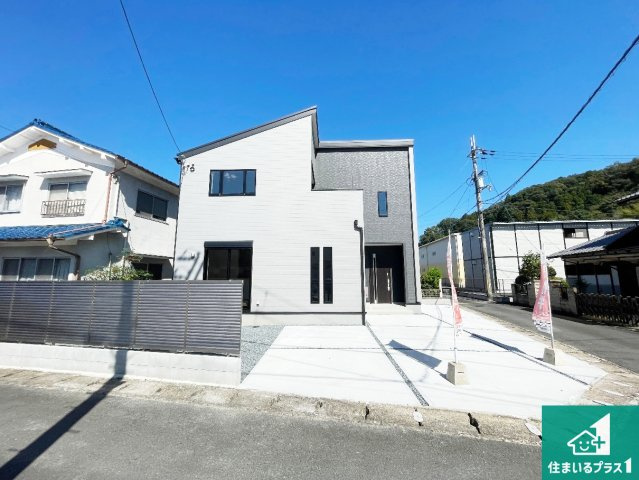 南丹市園部町美園町　第2期　新築一戸建ての外観|流行に左右されないシンプルな外観！