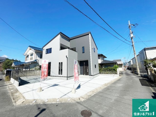 南丹市園部町美園町　第2期　新築一戸建ての外観|流行に左右されないシンプルな外観！