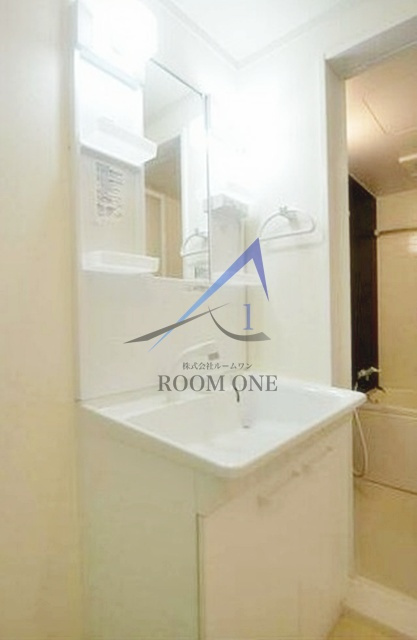 プランドール東雪谷の洗面所|独立洗面台です。