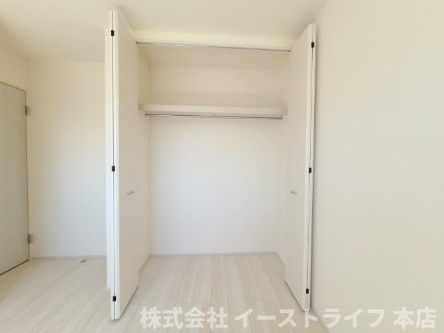 【新築戸建】　いわき市鹿島町久保第2　長期優良住宅の収納|同社施工写真　各居室に収納あり、部屋をスッキリ見せることができます。
