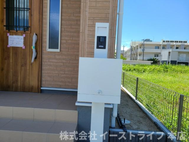 【新築戸建】　いわき市鹿島町久保第2　長期優良住宅|同社施工写真　郵便受けとテレビモニター付きインターフォンです
