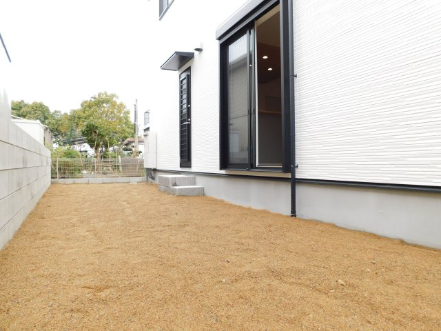 名古屋市中川区赤星１丁目の新築一戸建の庭|◇庭◇　　南面で陽当り良好な庭付き♪