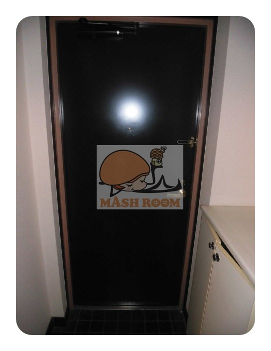 楢木マンションの玄関