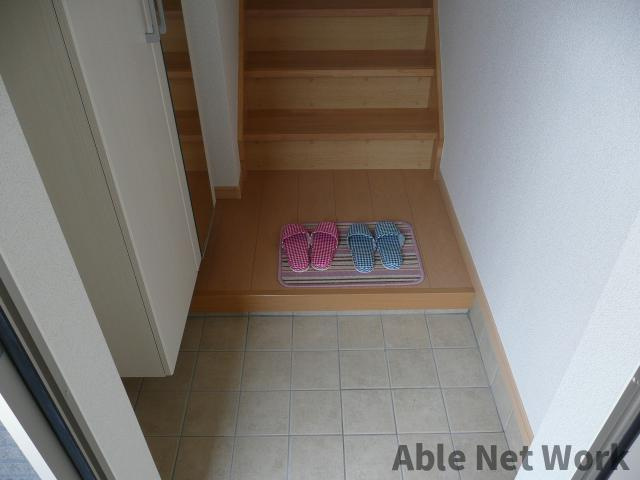 シャルムメゾンの玄関|姿見付きシューズボックス