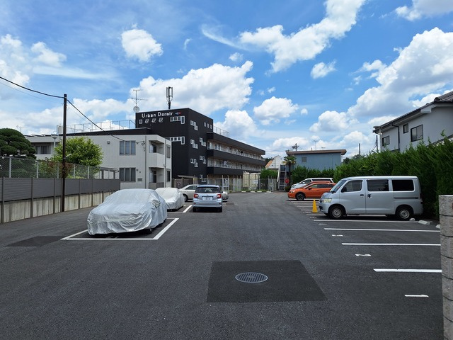 レーヌ　メゾンの駐車場|★敷地内駐車場★