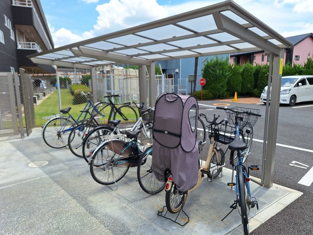 レーヌ　メゾンのその他共用部分|★屋根付き駐輪場★