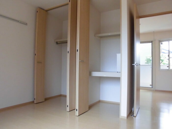 カーサポンティチェロの収納|洋室のダブル収納！