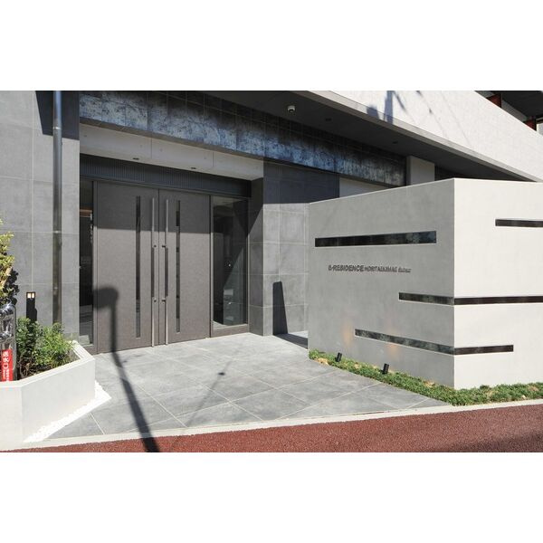 S-RESIDENCE堀田駅前futur(フチュール)　フリーレント・家具家電キャンペーン実施中!のエントランス