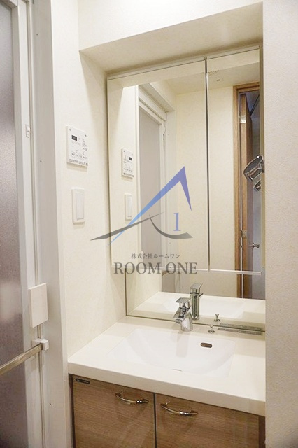 ルーブル池袋弐番館の洗面所|洗面台です。