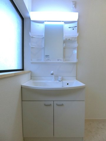 新潟市東区紫竹7丁目の独立洗面台