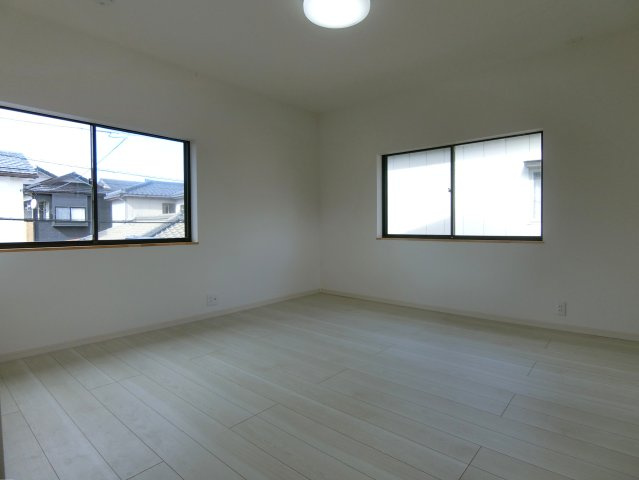 新潟市東区紫竹7丁目の洋室