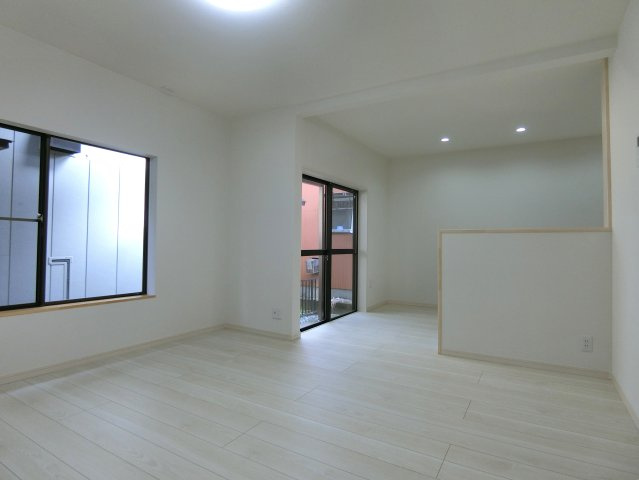 新潟市東区紫竹7丁目の居間・リビング