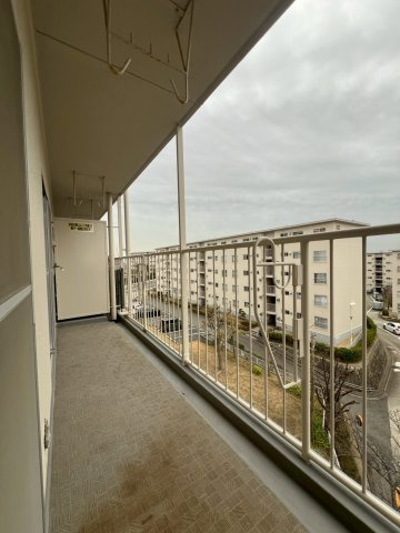 神陵台東住宅47号棟のバルコニー