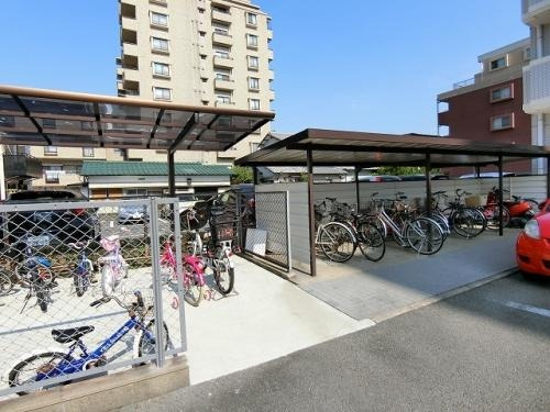 福岡市西区愛宕南２丁目の賃貸マンションの駐車場|物件の画像17