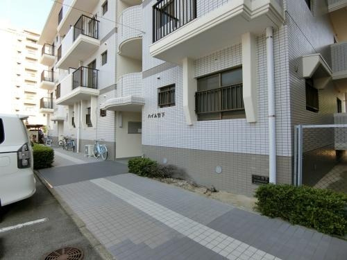 福岡市西区愛宕南２丁目の賃貸マンションのエントランス|エントランス写真