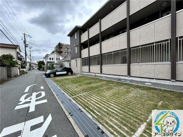 ソレイユ硯の駐車場