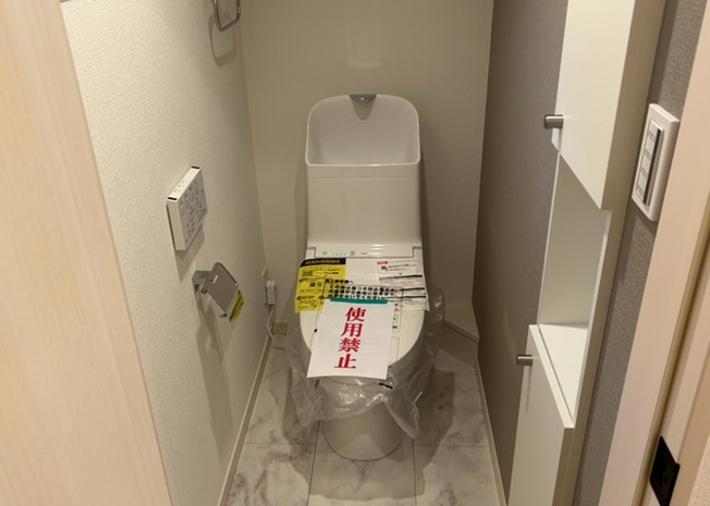 【トイレ】 | トイレは大きさや形、機能、抗菌性などが異なる多種多彩なタイプが各メーカーから出ています。それぞれに良さがあるため、事前にどういったタイプのトイレがいいのかをご家庭内で決めて、内見に行くといいでしょう。