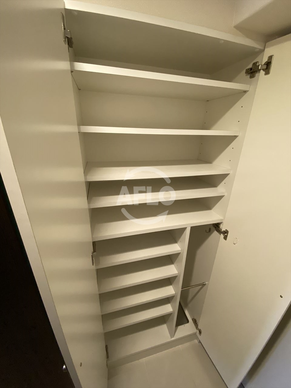 エステムプラザ大手前エヴァースの収納|エステムプラザ大手前エヴァース　シューズボックス