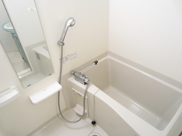 ガーラ・シティ王子の浴室|広めのお風呂♪