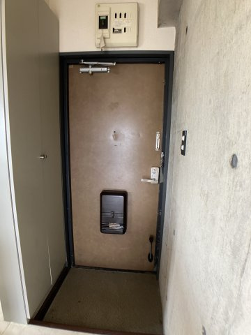 リバーサイドJ1の玄関