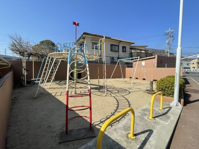 ダイアパレス東海田のその他|安芸山陽道から脇道に入り、さらにマンション北側玄関までのアプローチが長いため安全性も保たれています。