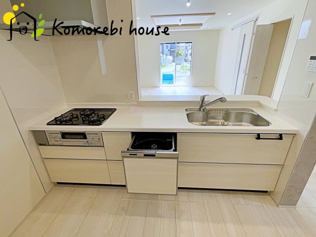 上尾市弁財１丁目　新築一戸建て　ブルーミングガーデン　01のキッチン|お料理しやすいキッチンです